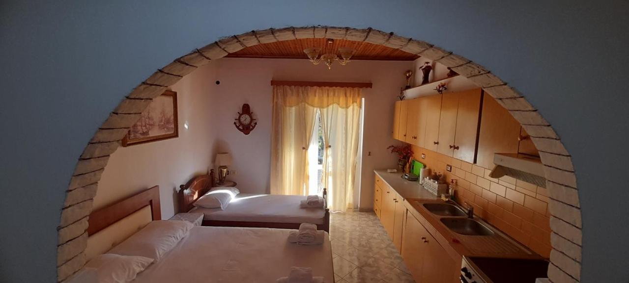 Honey-House “Kastrioti” Apartment Përmet Екстериор снимка