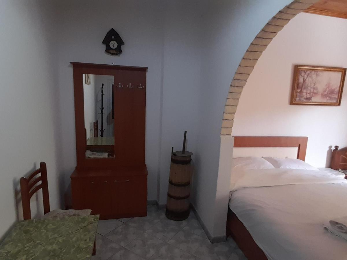 Honey-House “Kastrioti” Apartment Përmet Екстериор снимка